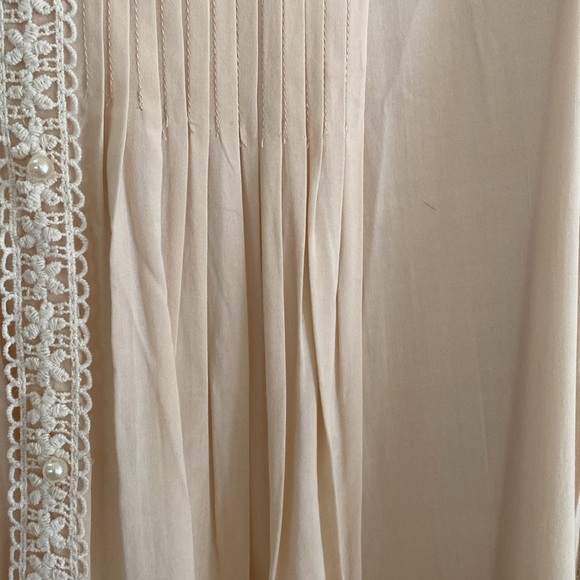 SOLITAIRE Lace Trim Tunic - Picture 10 of 16